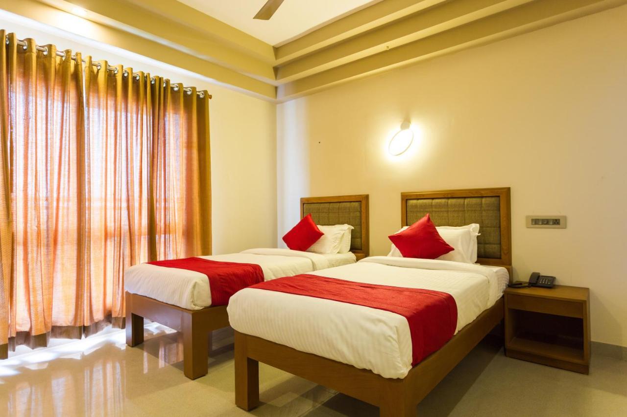 Hotel Garden Inn Коччи Экстерьер фото