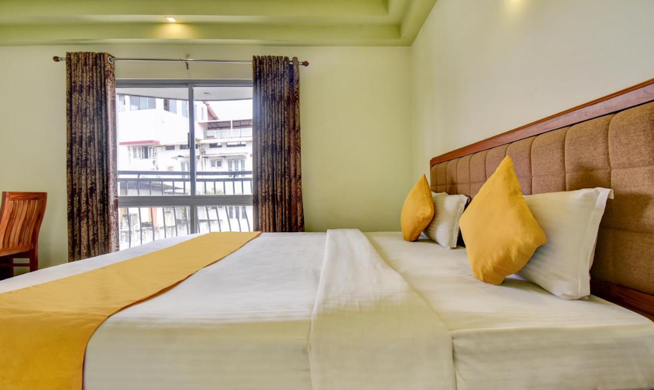 Hotel Garden Inn Коччи Экстерьер фото