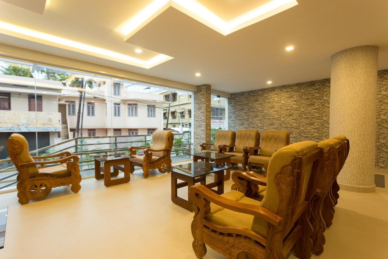 Hotel Garden Inn Коччи Экстерьер фото